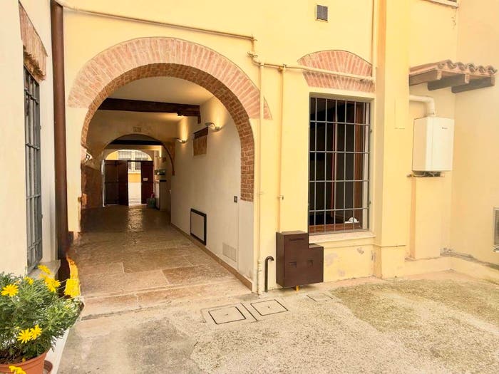 Appartamento con 5 locali in vendita in Via Alessandro Cavriani, Centro, Mantova