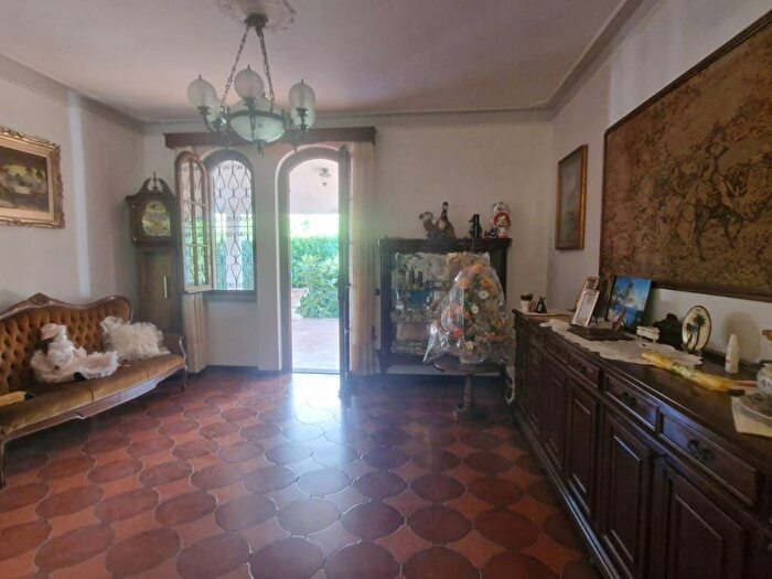 Casa con 6 locali in vendita in Via Butterfly, Torre del Lago, Viareggio
