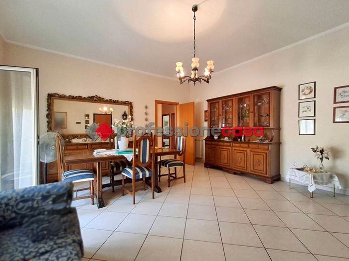 Appartamento con 5 locali in vendita in Via Re Martino, Picanello, Catania