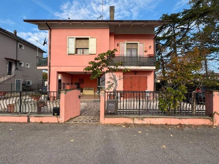 Casa con 6 locali in vendita in Viale litorale marina, Villamarina Monte, Cesenatico
