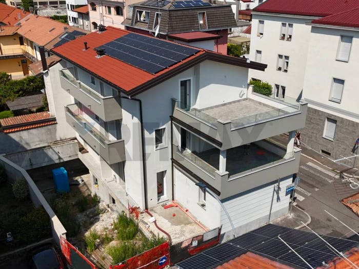 Appartamento quadrilocale in vendita in Via Torino, Flora, Legnano