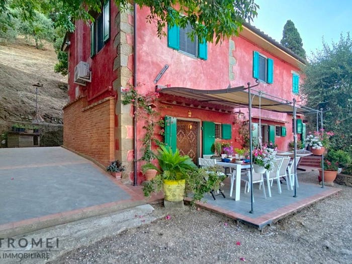 Casa con 6 locali in vendita in Via Cessana, Buggiano