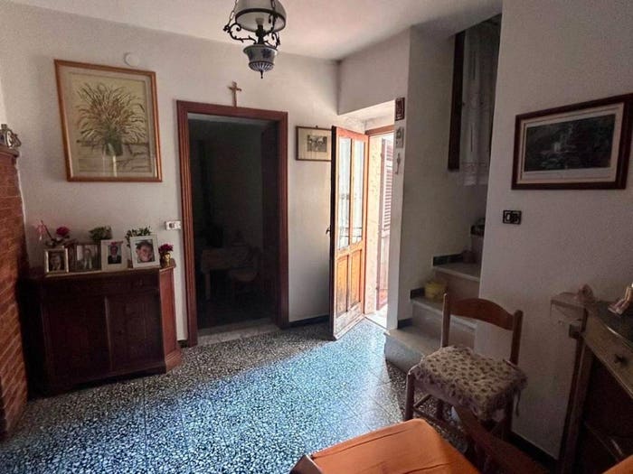 Casa quadrilocale in vendita in Via della Chiesa Monzone, Monzone, Fivizzano