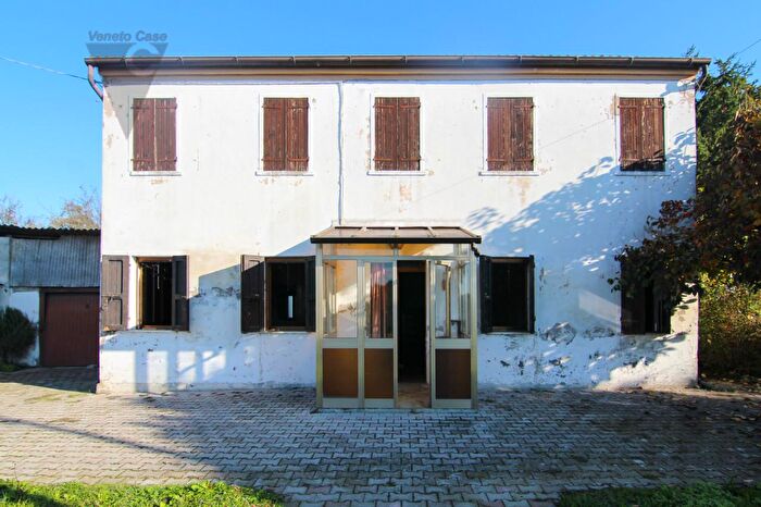 Casa quadrilocale in vendita in Codevigo
