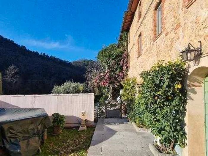 Casa con 6 locali in vendita in Montebello SNC, Camaiore Paese, Camaiore