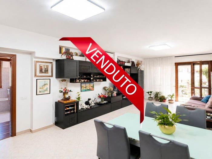Appartamento quadrilocale in vendita in Via Bruno De Finetti, Fonte Laurentina, Roma