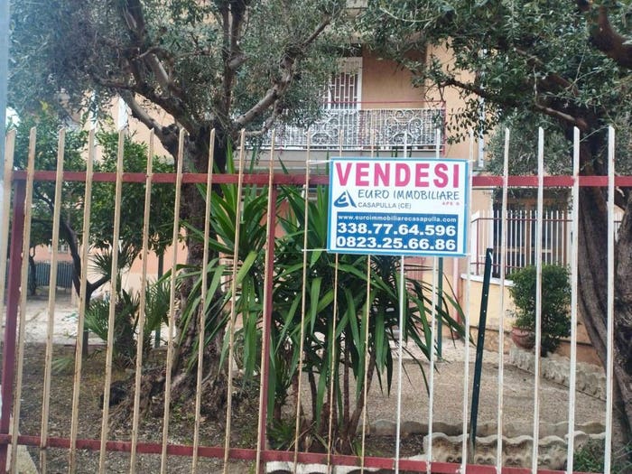 Appartamento trilocale in vendita in Via Aprile, Casagiove