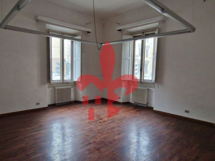Appartamento con 6 locali in vendita in Via Lorenzo il Magnifico, Libertà Savonarola, Firenze