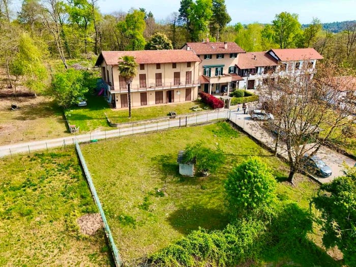 Casa con 6 locali in vendita in GatticoVeruno