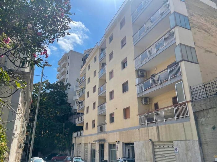 Appartamento trilocale in vendita in Via Luigi Gonzaga, Tirone, Messina