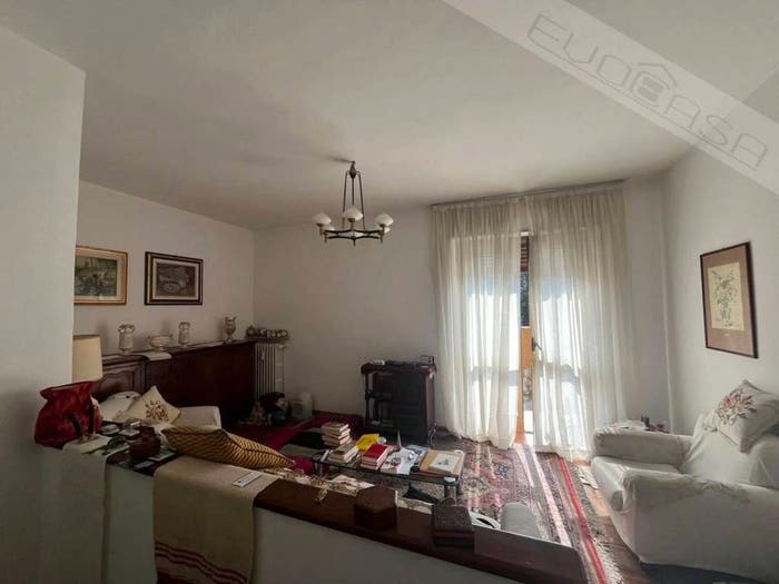 Appartamento con 5 locali in vendita in Piazza Guglielmo Marconi No Number, Perosa Argentina