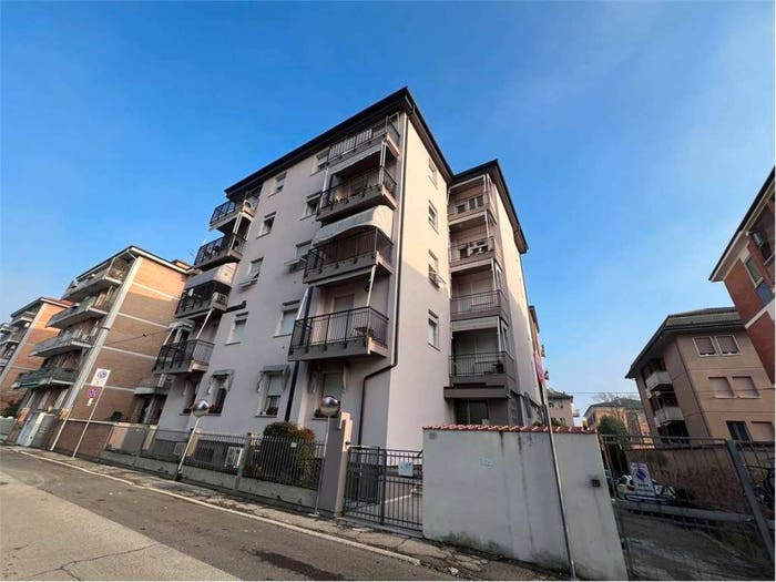 Appartamento con 5 locali in vendita in Via Fratelli Aventi, Foro Boario, Ferrara