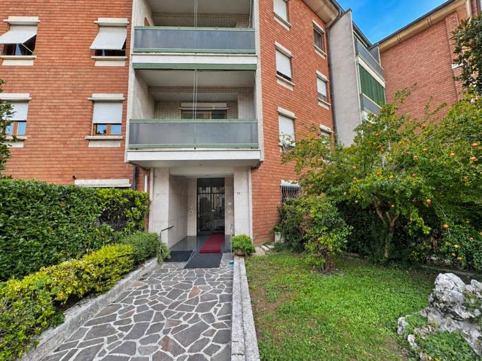Appartamento trilocale in vendita in Via San Zeno, Brescia Due, Brescia