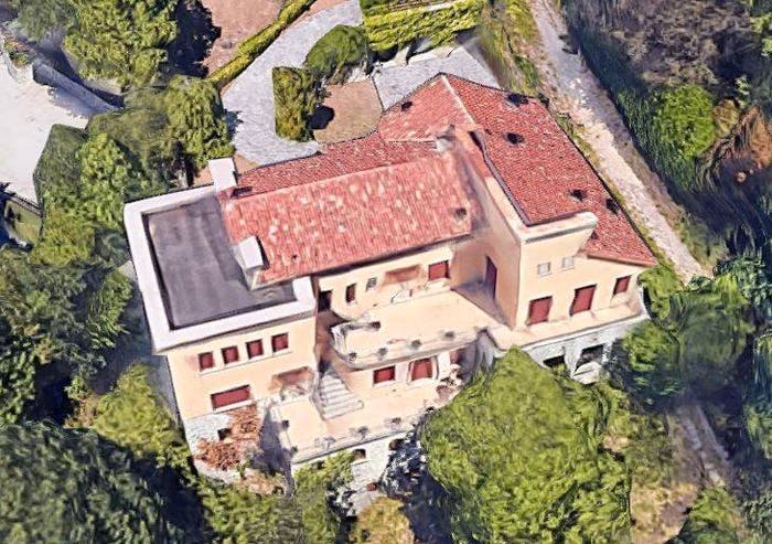 Casa con 6 locali in vendita in Via Giacomo Scalini, Brunate