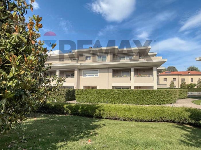 Casa con 5 locali in vendita in Via Don Tazzoli, Centro, Carate Brianza