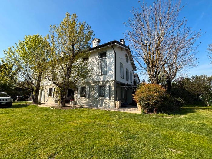 Casa con 6 locali in vendita in Via Tre Ponti, Cibeno, Carpi