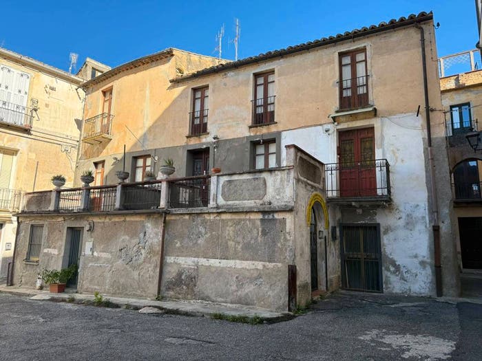 Casa con 6 locali in vendita in Larghetto Educandato, Centro Storico, Catanzaro