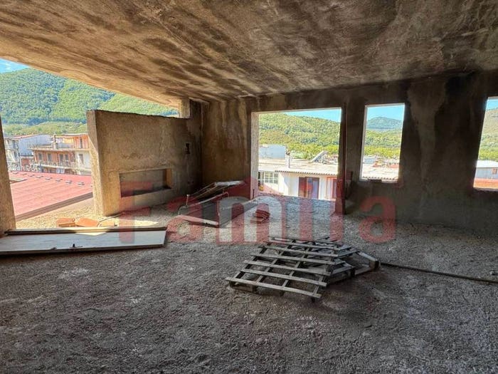 Appartamento quadrilocale in vendita in Via Vittorio Emanuele, Mugnano del Cardinale