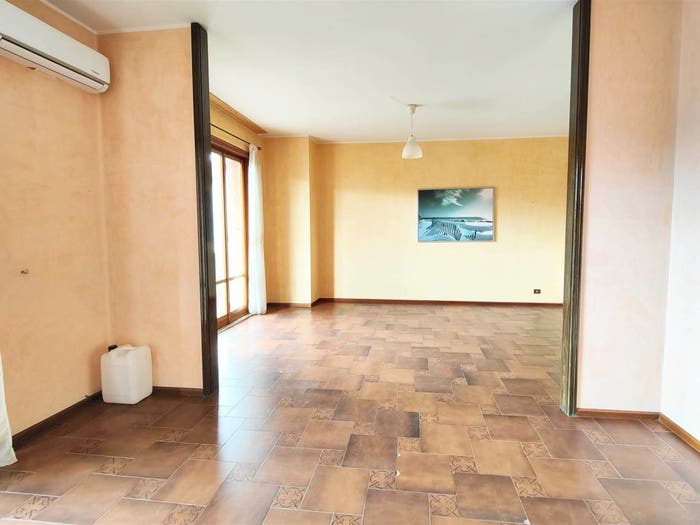 Appartamento con 6 locali in vendita in Emanuele II C Colombo Morelli e Silvati, Avellino