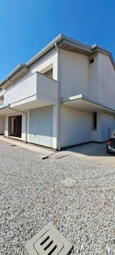 Casa trilocale in vendita in Via Montecarlo, Centro, Piazzola sul Brenta