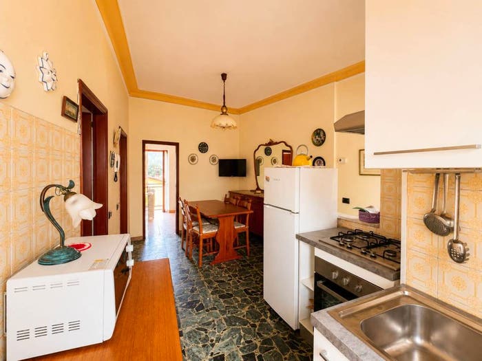 Casa quadrilocale in vendita in Via Provinciale CarraraAvenza, Stadio Sant'Antonio Marasio, Carrara