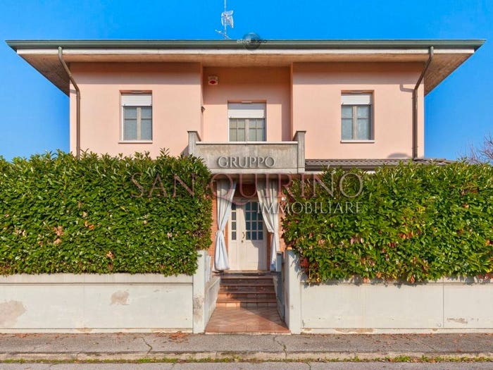 Casa con 5 locali in vendita in via guido rossa, Centro, Guastalla