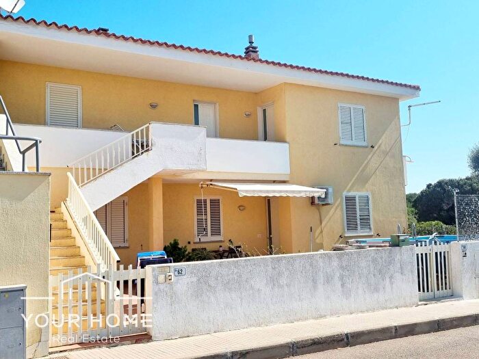 Appartamento trilocale in vendita in Via Lu Calteri, Centro, Santa Teresa Gallura