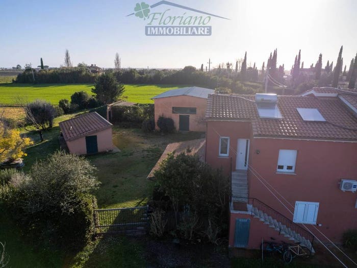 Appartamento quadrilocale in vendita in Località QuercettePescia Romana, Montalto di Castro