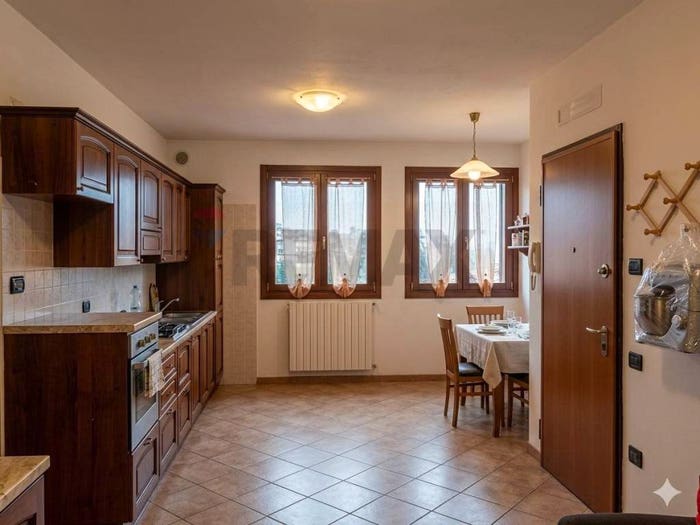 Appartamento trilocale in vendita in Via Lorenzetti, Centro, Angolo Terme
