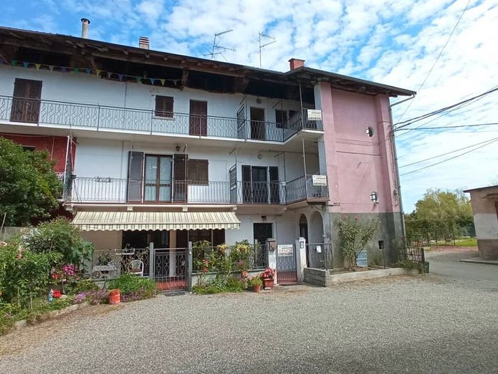 Casa con 6 locali in vendita in Cascina Stoccada, Cavallirio