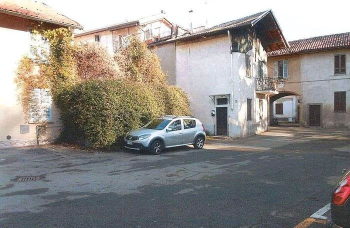 Casa bilocale in vendita in Via Borgo San Dazio, Agliate, Carate Brianza
