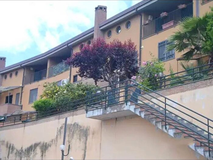 Casa con 6 locali in vendita in Via Parrocchia di Mezzano, Mezzano, Caserta