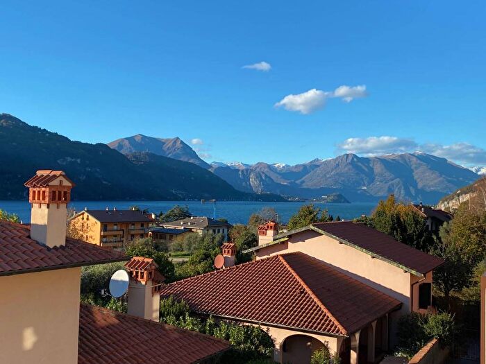 Appartamento trilocale in vendita in Via San Martino, Centro, Mandello del Lario