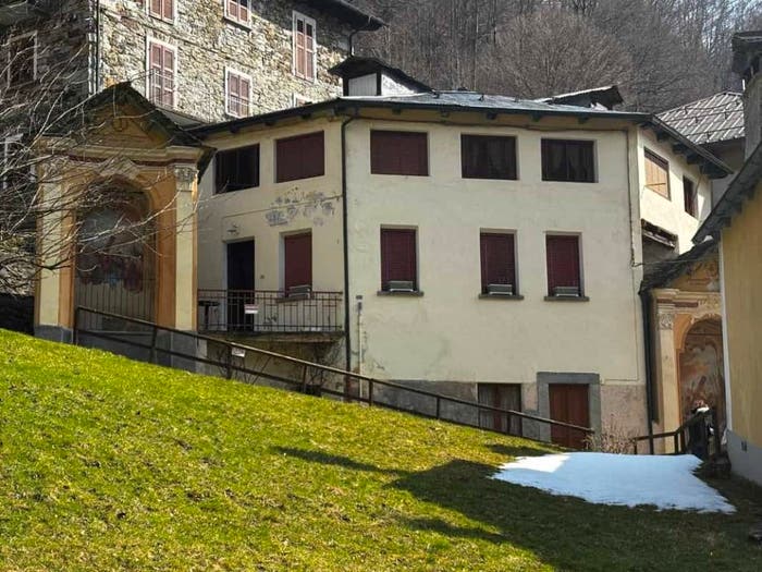 Casa con 6 locali in vendita in Via Giuseppe Lancia, Centro, Fobello