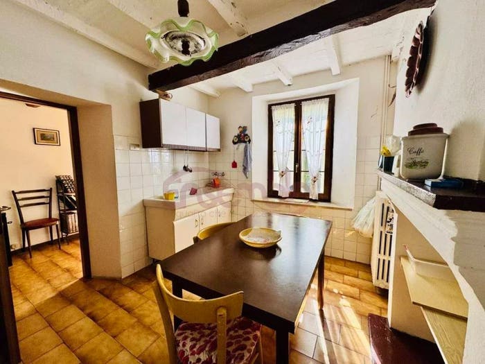 Casa quadrilocale in vendita in Via Case Ballana Carobbio n, Case Ballana, Tizzano Val Parma