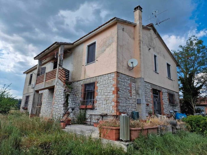 Casa con 6 locali in vendita in VIALE GIACOMO MATTEOTTI, Centro, Avigliano Umbro