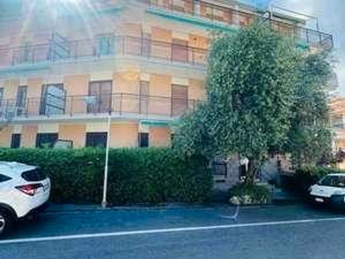 Appartamento trilocale in vendita in Via A Porcella, Marina Di Andora, Andora