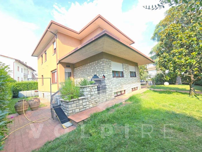 Casa con 6 locali in vendita in Via Giovanni Becchetti, Santa Maria degli Angeli, Assisi