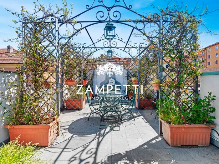 Casa con 6 locali in vendita in Via Giuseppe Piolti de' Bianchi, Plebisciti Susa, Milano