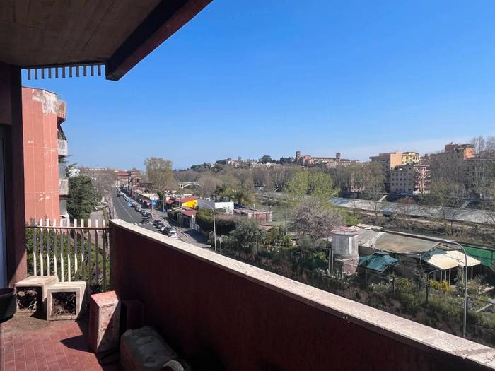 Appartamento quadrilocale in vendita in Via Ergisto Bezzi, Trastevere, Roma