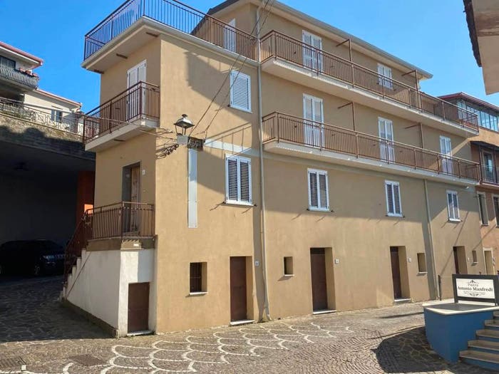 Casa con 6 locali in vendita in Via Silvio Pellico, San Mango d'Aquino
