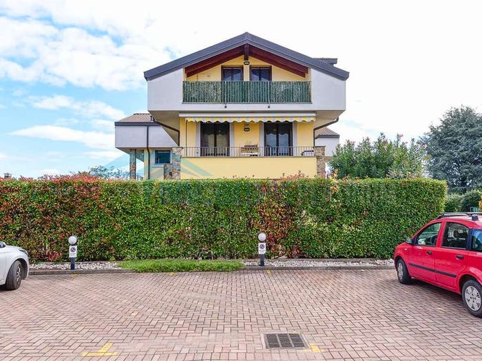 Appartamento quadrilocale in vendita in via sant'ambrogio h, Tregasio, Triuggio