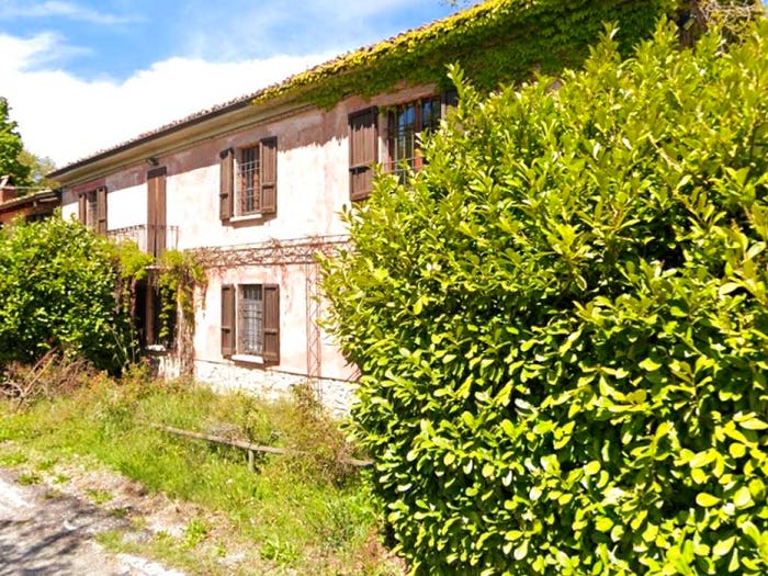 Casa con 6 locali in vendita in Località Chiesuola, Alta Val Tidone