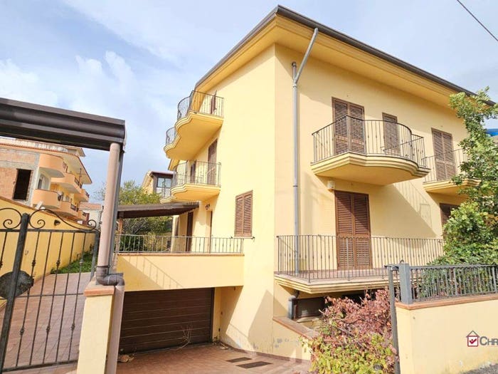 Casa con 6 locali in vendita in CONTRADA TORRECAMPAGNA, Pace del Mela