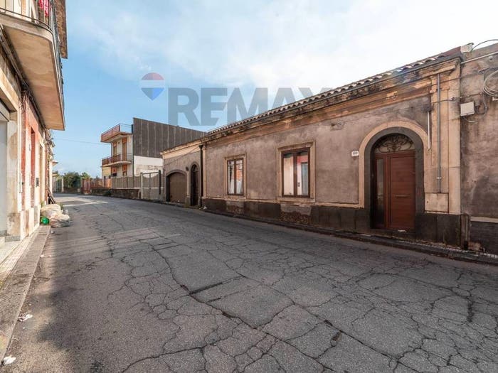 Casa con 6 locali in vendita in Via Libertà, Centro, Zafferana Etnea