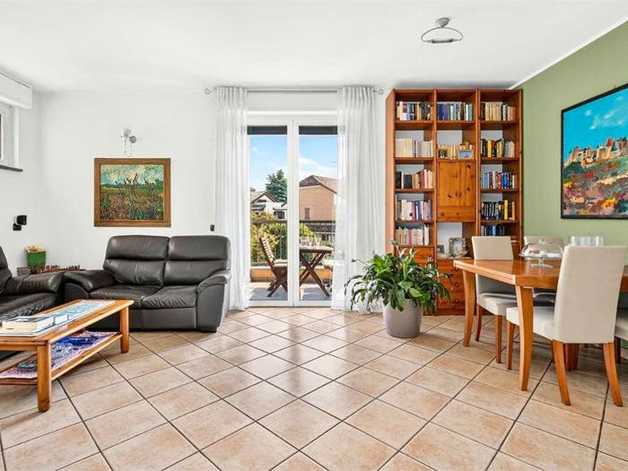 Appartamento quadrilocale in vendita in via val camonica, Centro, Lainate