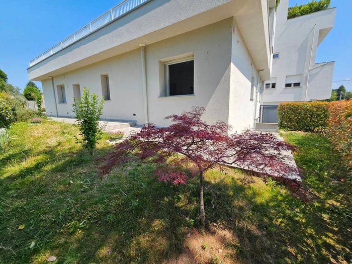 Appartamento trilocale in vendita in Via Maccio, Montano Lucino
