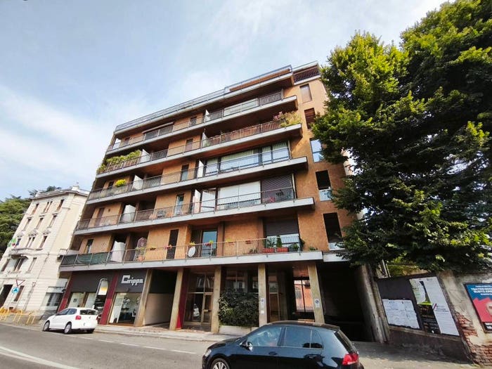 Appartamento quadrilocale in vendita in Via Eugenio Cantoni, Centro, Gallarate