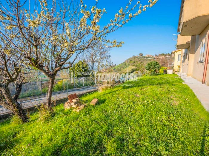 Appartamento quadrilocale in vendita in Via Aldo Moro, Centro, Montelupone