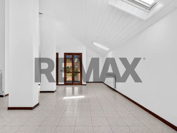 Appartamento trilocale in vendita in VIA SORMANI, Centro, Lonate Pozzolo